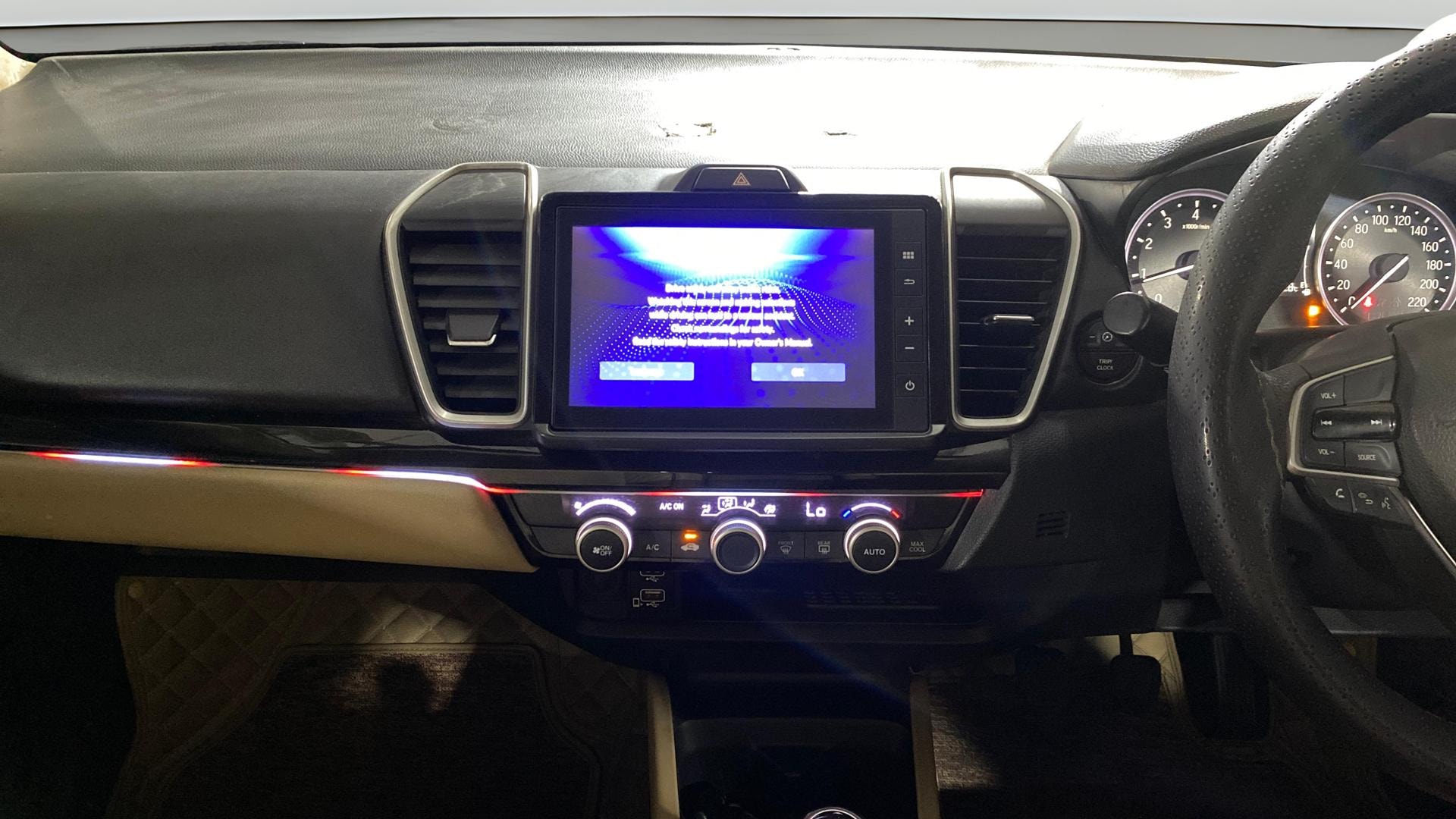 View 2023 Honda City ZX MT Diesel Anniversary Edition Image 18 Used 2023 Honda City ZX MT Diesel Anniversary Edition Image 18