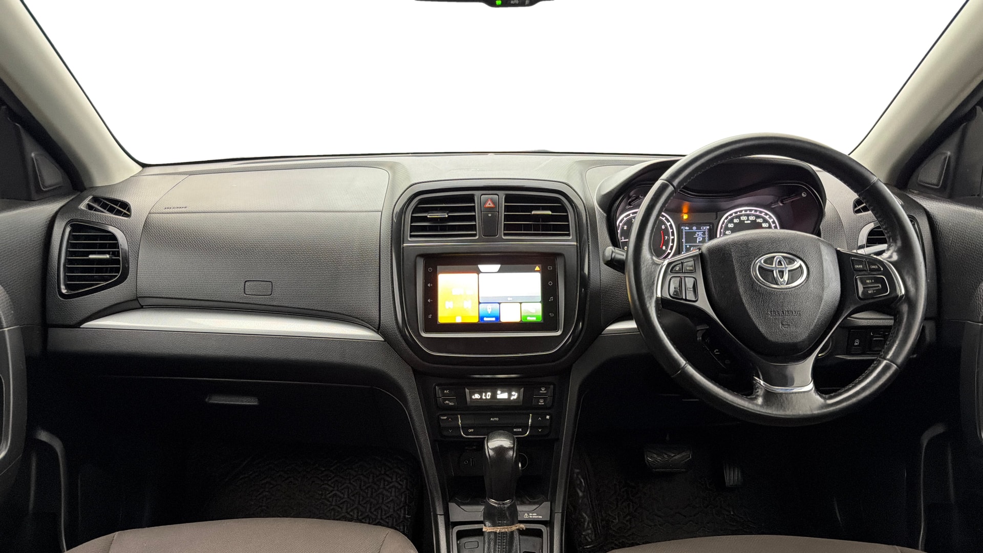 View 2022 Toyota Urban Cruiser Premium AT Image 16 Used 2022 Toyota Urban Cruiser Premium AT Image 16