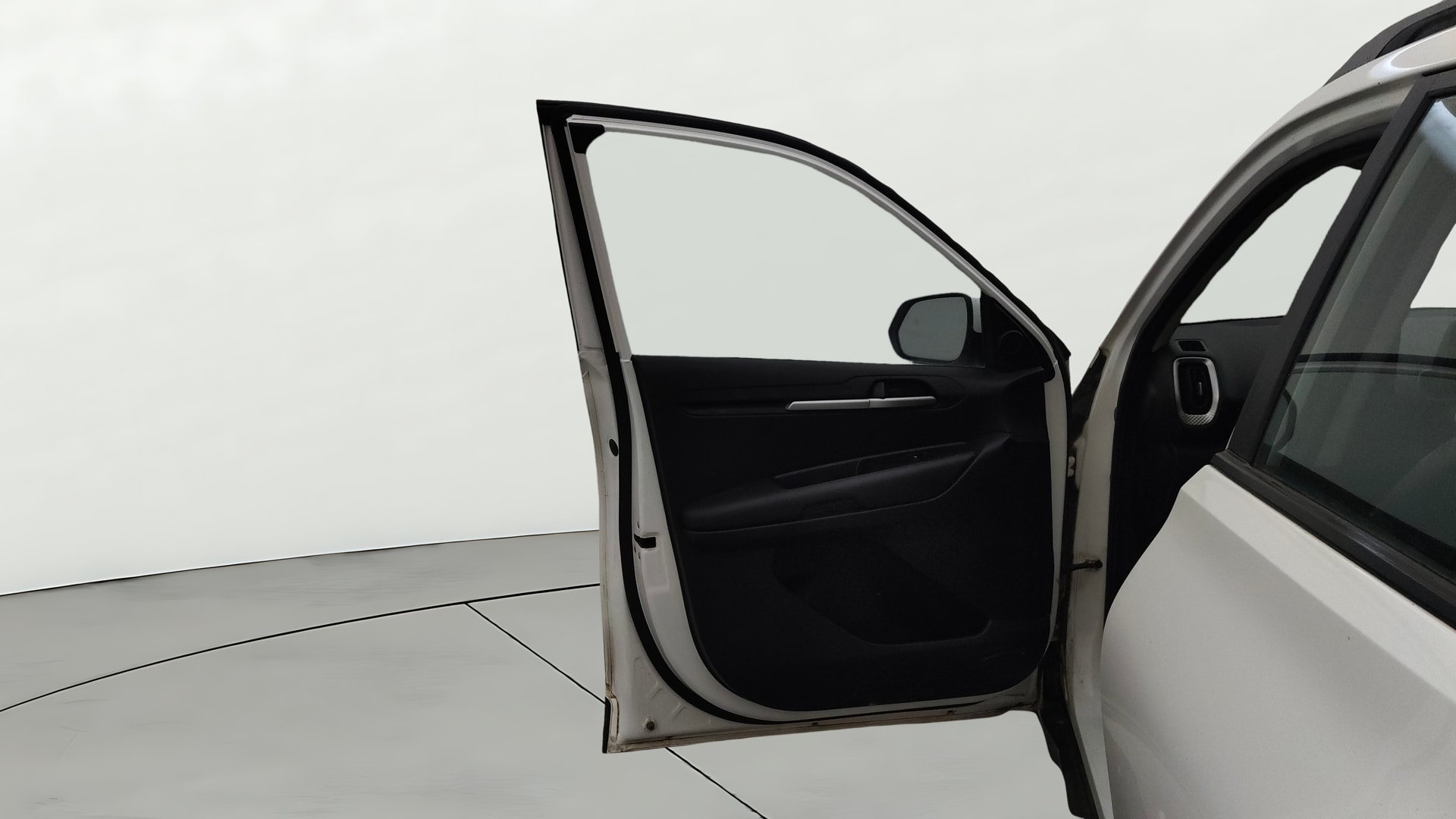 View 2023 Kia Sonet HTK Plus iMT Petrol Image 32 Used 2023 Kia Sonet HTK Plus iMT Petrol Image 32