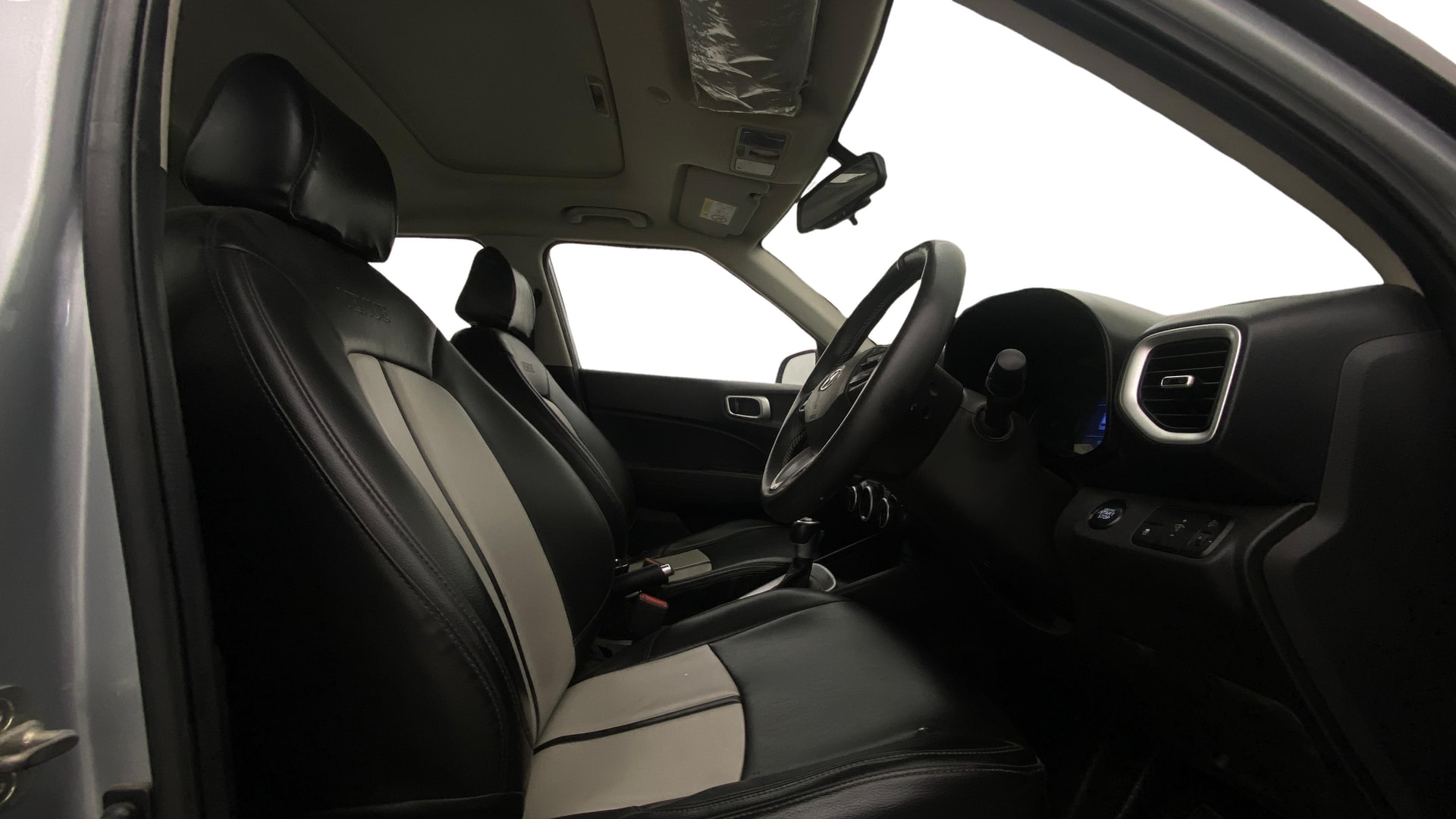 View 2019 Hyundai Venue SX Plus 1.0 Petrol AT Image 28 Used 2019 Hyundai Venue SX Plus 1.0 Petrol AT Image 28