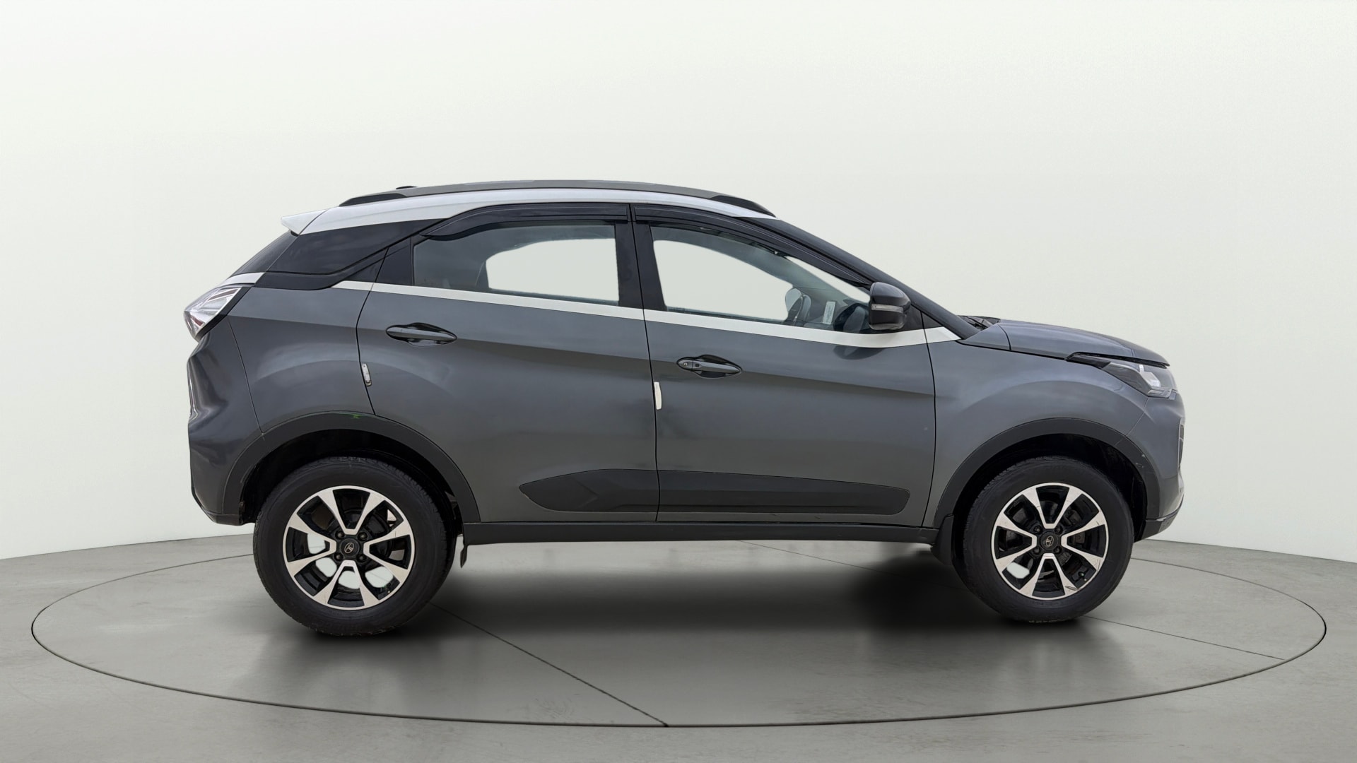 View 2020 Tata Nexon Revotron XE Image 28 Used 2020 Tata Nexon Revotron XE Image 28