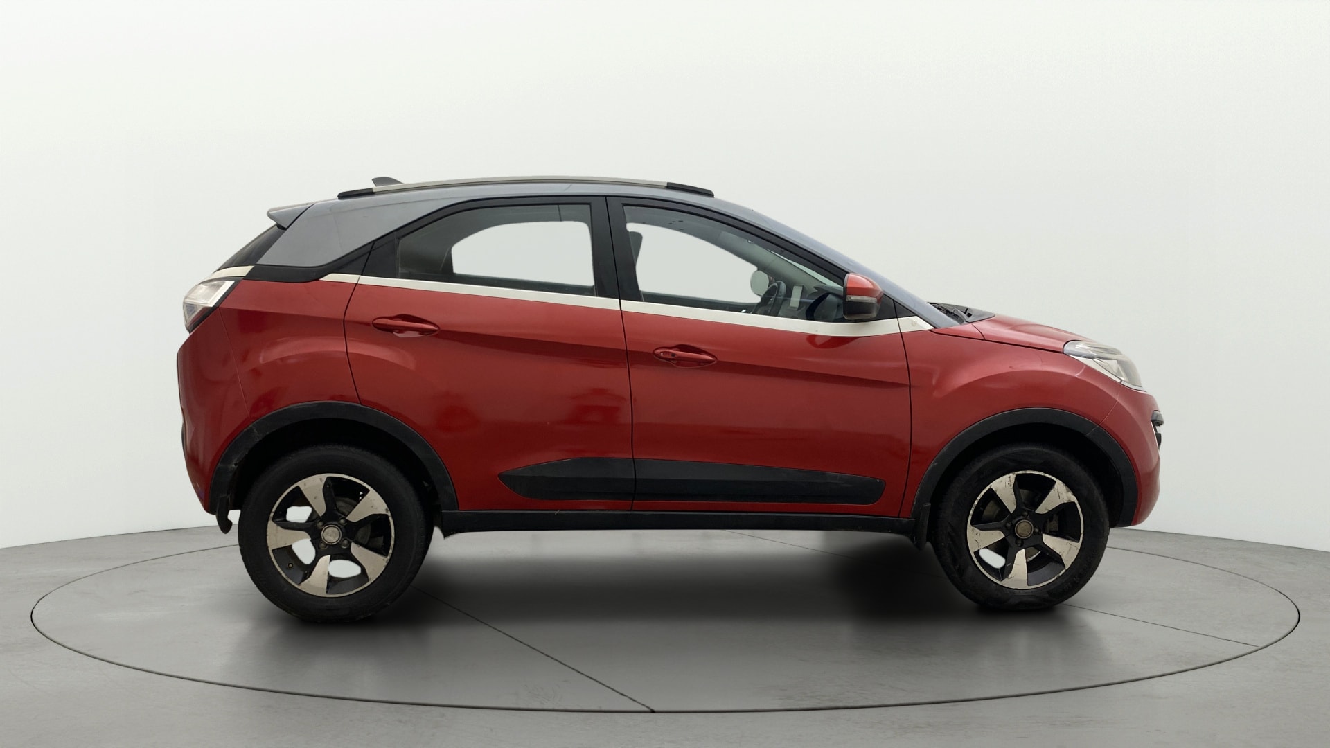 View 2017 Tata Nexon XZ Plus Diesel Image 8 Used 2017 Tata Nexon XZ Plus Diesel Image 8