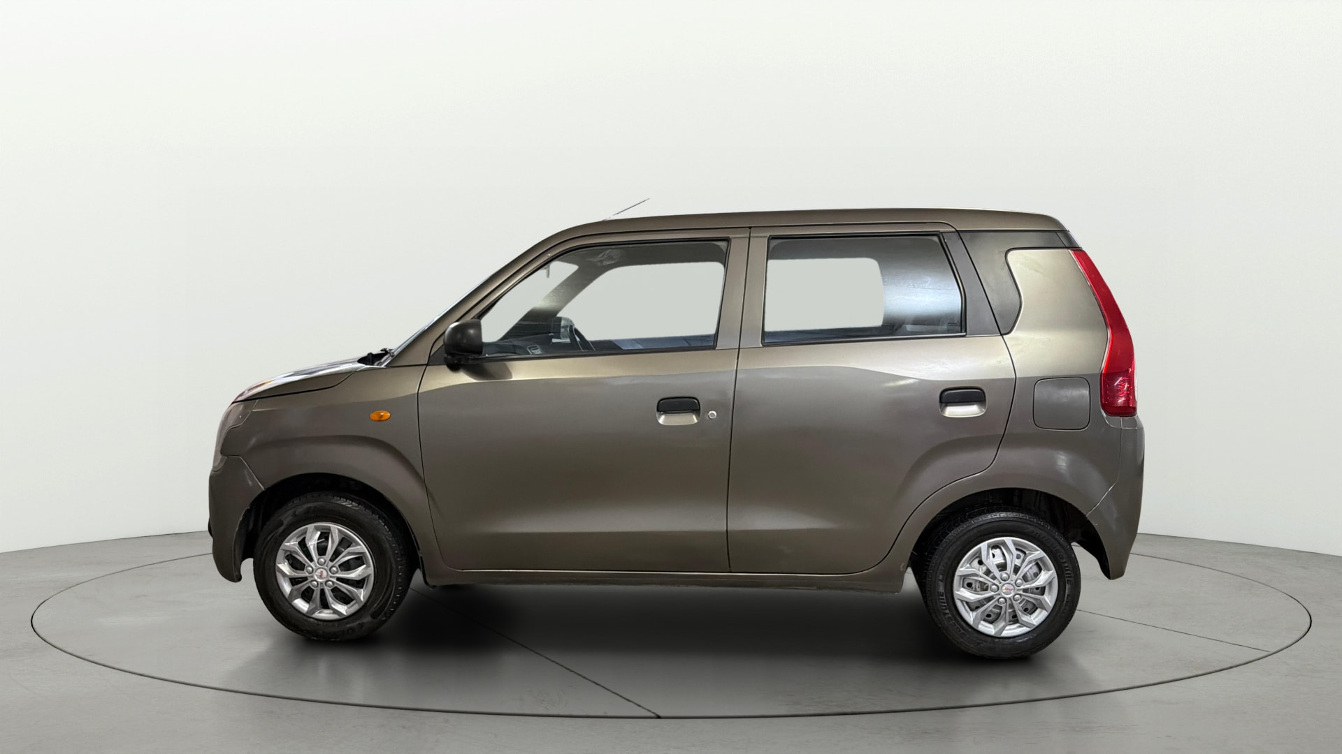 View 2021 Maruti Suzuki 1000 Base Variant Image 24 Used 2021 Maruti Suzuki 1000 Base Variant Image 24