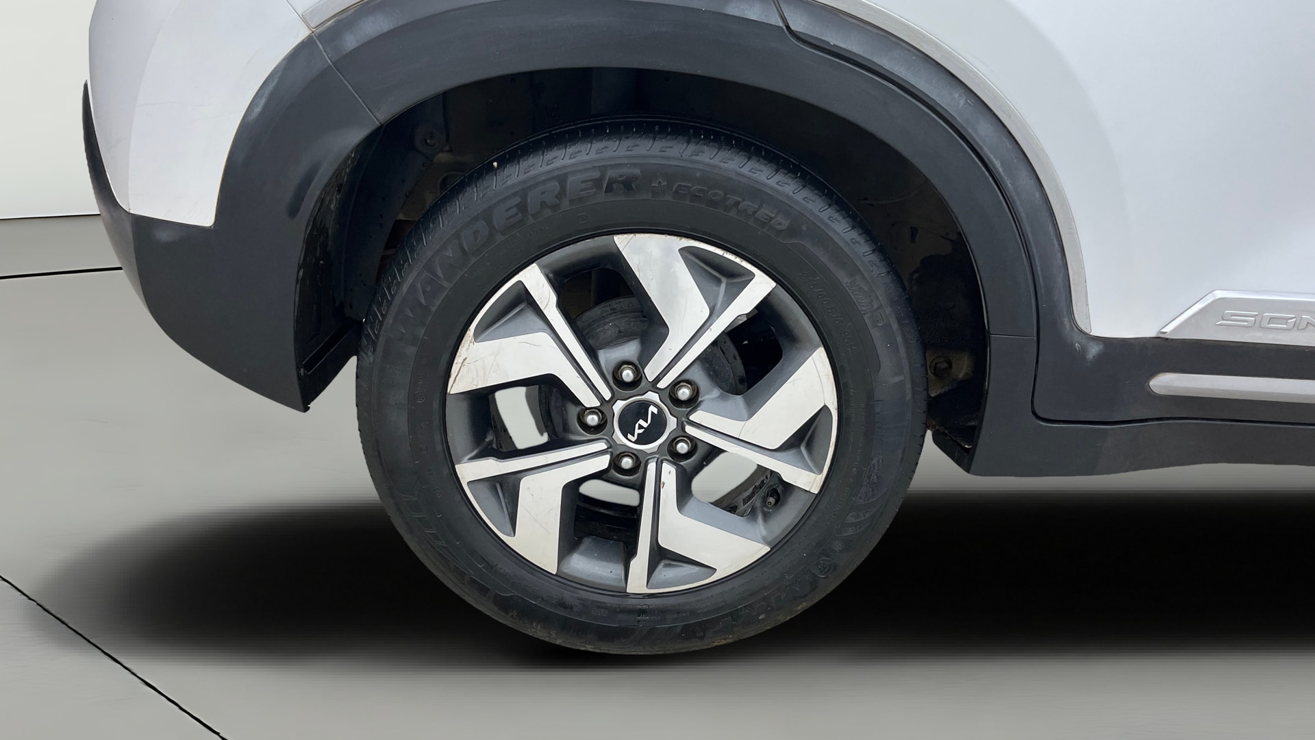 View 2022 Kia Sonet HTX Diesel Image 33 Used 2022 Kia Sonet HTX Diesel Image 33