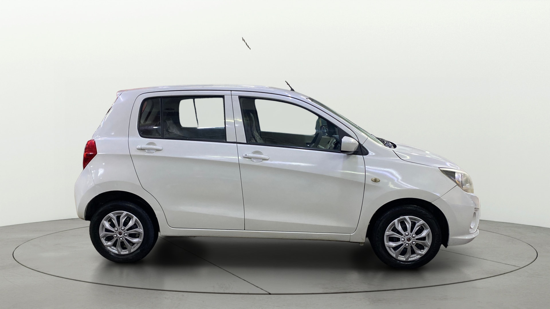 View 2019 Maruti Suzuki 1000 Base Variant Image 29 Used 2019 Maruti Suzuki 1000 Base Variant Image 29