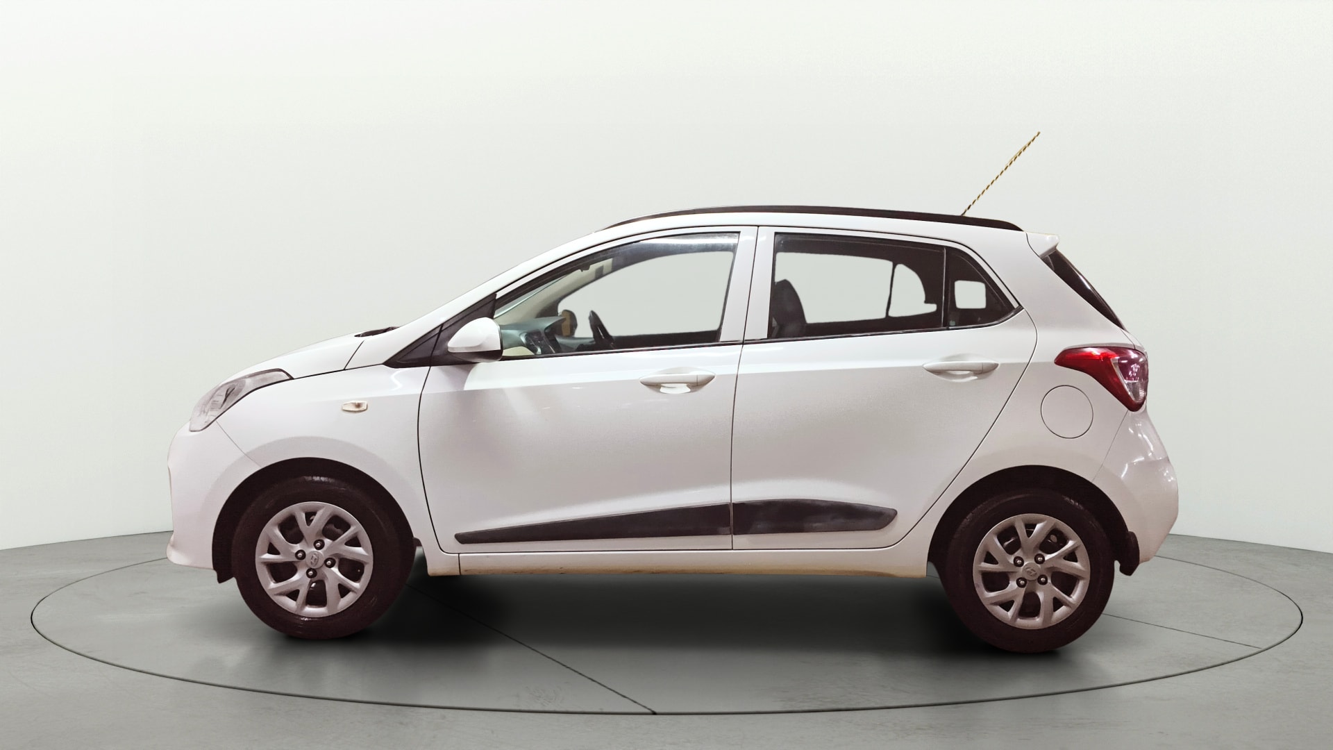 View 2019 Hyundai Grand i10 Magna 1.2 Kappa VTVT Image 6 Used 2019 Hyundai Grand i10 Magna 1.2 Kappa VTVT Image 6