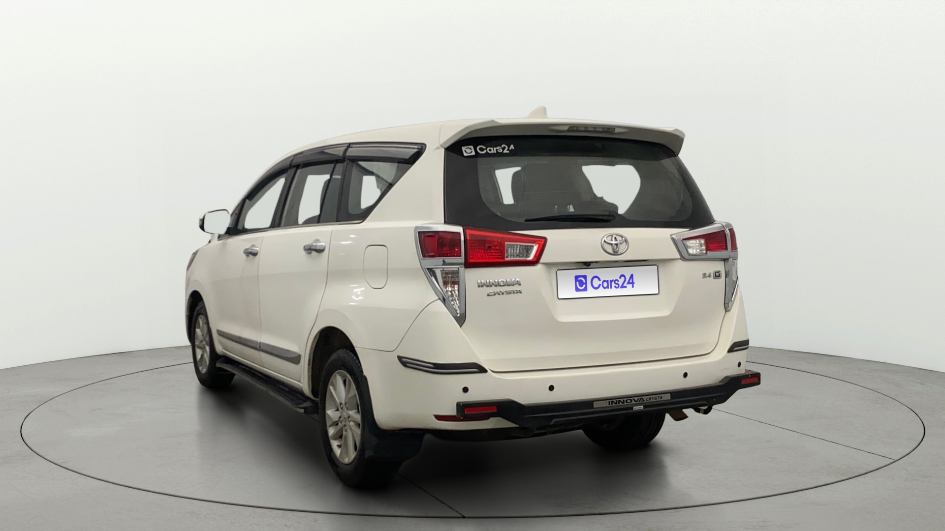 View 2020 Toyota Innova Crysta 2.8 ZX AT 7-Seater Image 2 Used 2020 Toyota Innova Crysta 2.8 ZX AT 7-Seater Image 2