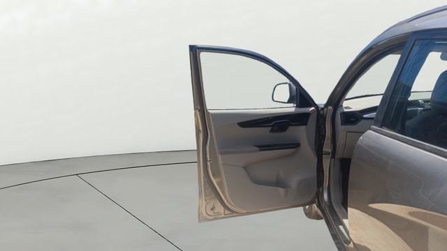 View Mahindra KUV100 Image 30 Used Mahindra KUV100 Image 30