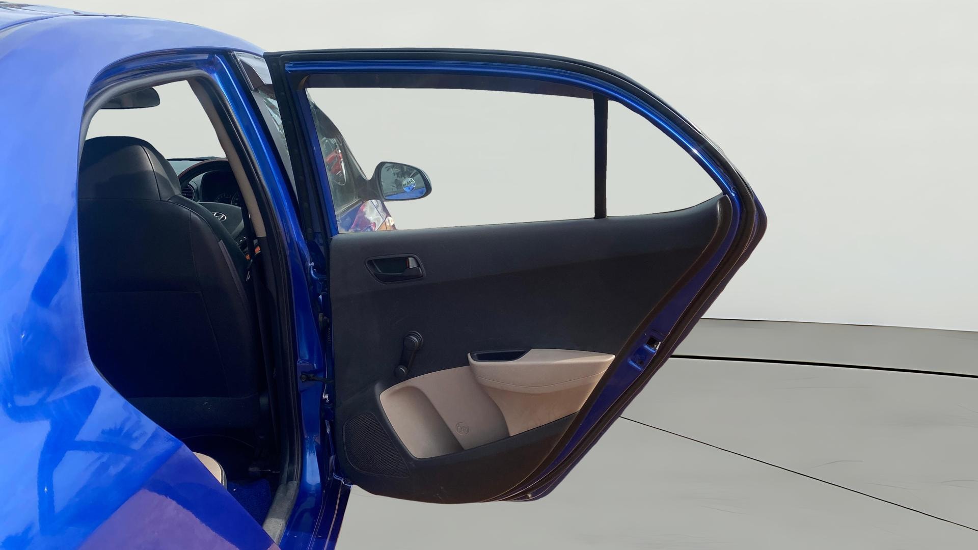 View 2015 Hyundai Xcent Base Petrol Image 7 Used 2015 Hyundai Xcent Base Petrol Image 7