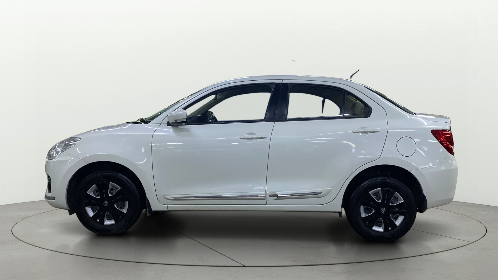 View 2018 Maruti Suzuki 1000 Base Variant Image 25 Used 2018 Maruti Suzuki 1000 Base Variant Image 25
