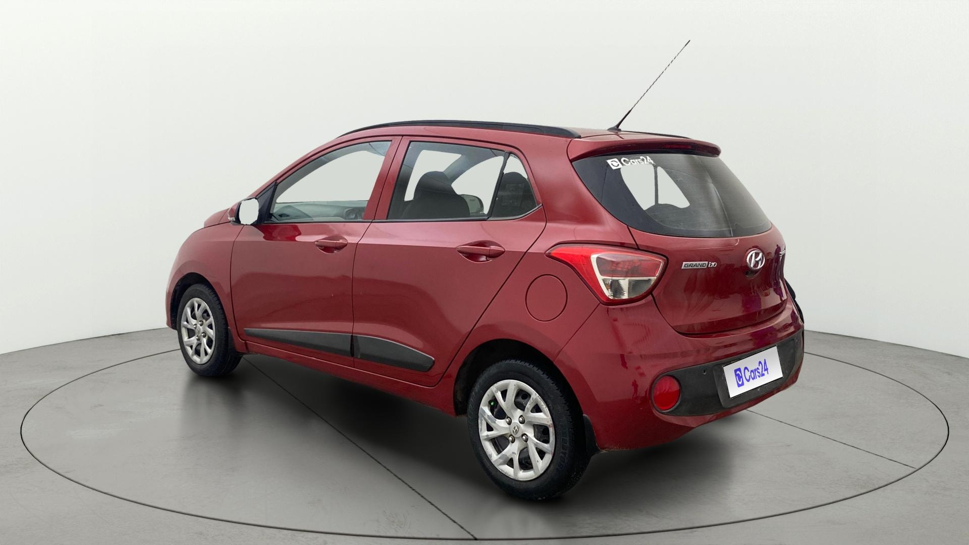 View 2018 Hyundai Grand i10 Sportz 1.2 Kappa Image 2 Used 2018 Hyundai Grand i10 Sportz 1.2 Kappa Image 2