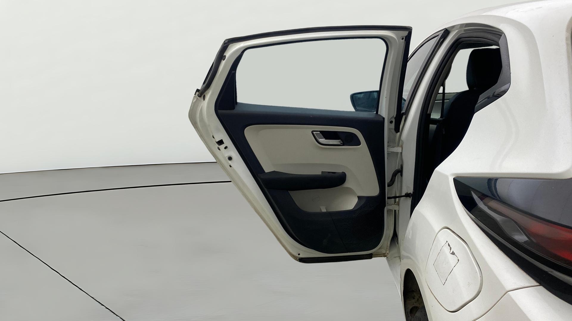 View 2022 Tata Altroz XZ Petrol Image 22 Used 2022 Tata Altroz XZ Petrol Image 22
