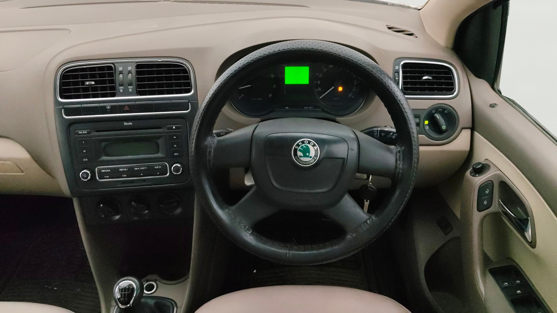 View 2013 Skoda Rapid 1.6 MPI Ambition Petrol BS IV Image 20 Used 2013 Skoda Rapid 1.6 MPI Ambition Petrol BS IV Image 20