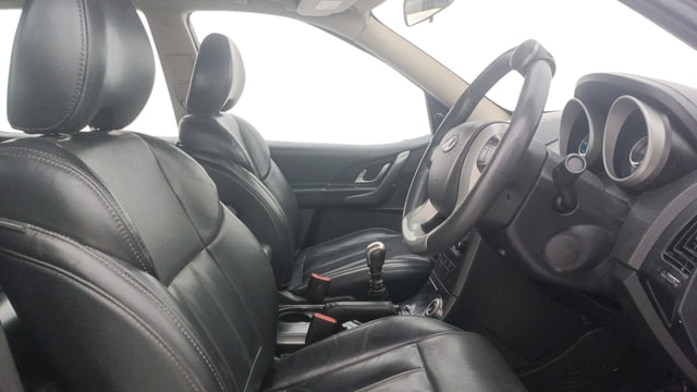 View Mahindra XUV500 Image 19 Used Mahindra XUV500 Image 19