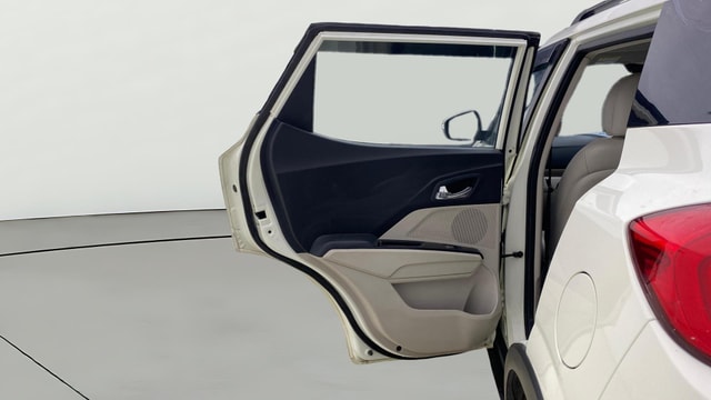 View Mahindra XUV300 Image 23 Used Mahindra XUV300 Image 23