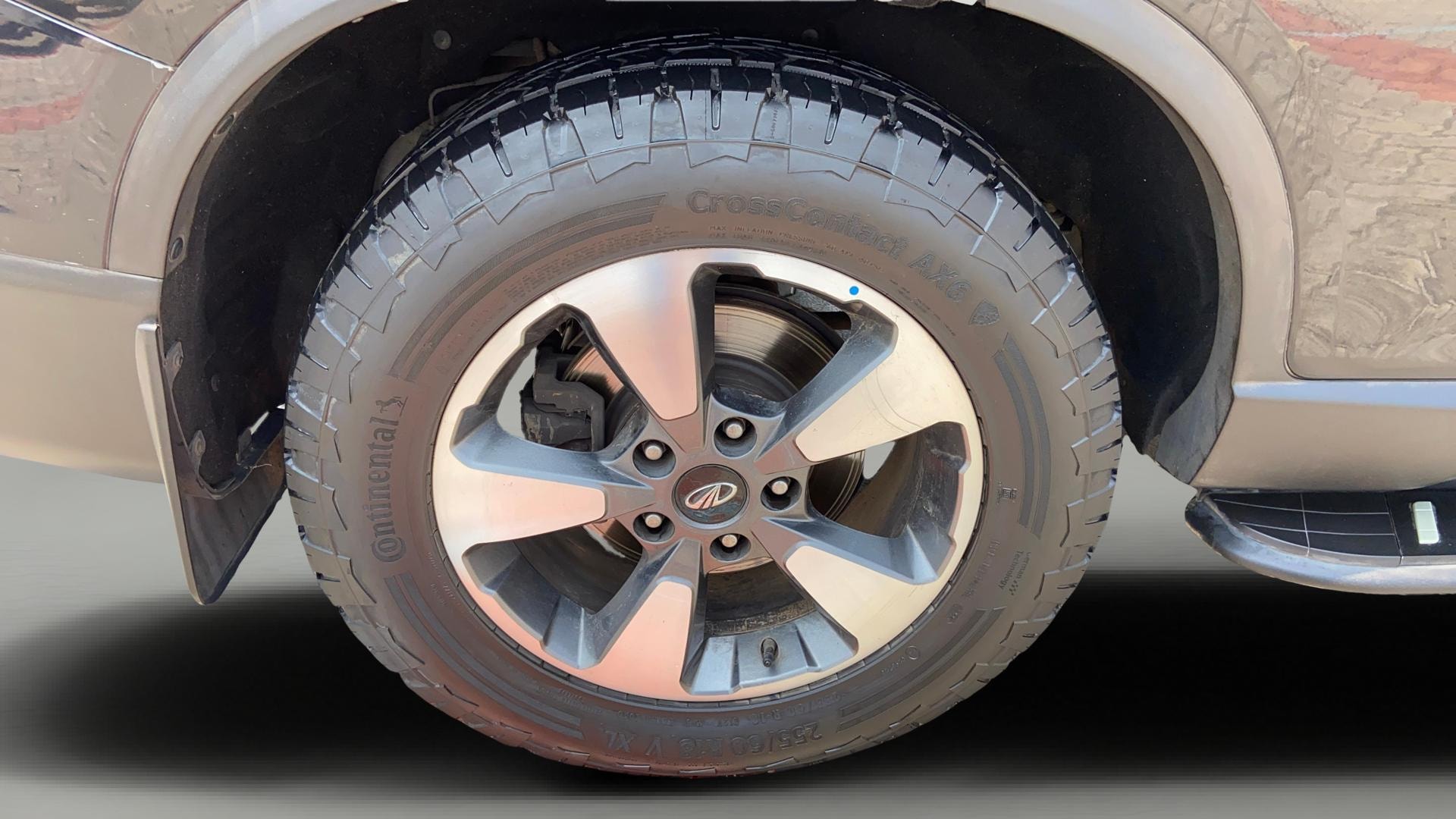 View 2019 Mahindra Alturas G4 4WD AT Image 35 Used 2019 Mahindra Alturas G4 4WD AT Image 35