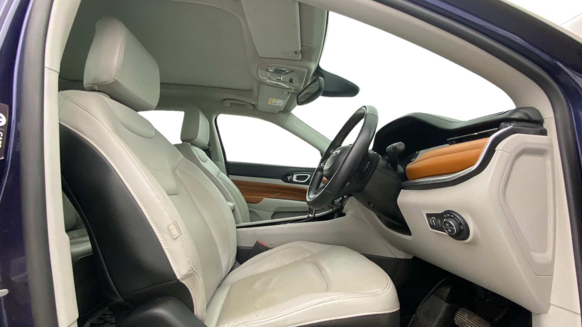 View 2022 Jeep Compass Limited (O)1.4 Multi AIR Petrol DDCT AT BS IV Image 28 Used 2022 Jeep Compass Limited (O)1.4 Multi AIR Petrol DDCT AT BS IV Image 28
