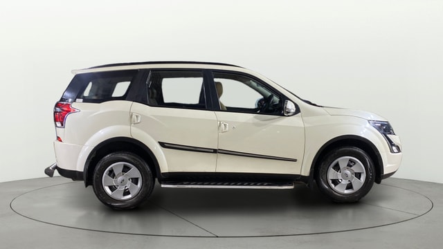 View Mahindra XUV500 Image 9 Used Mahindra XUV500 Image 9