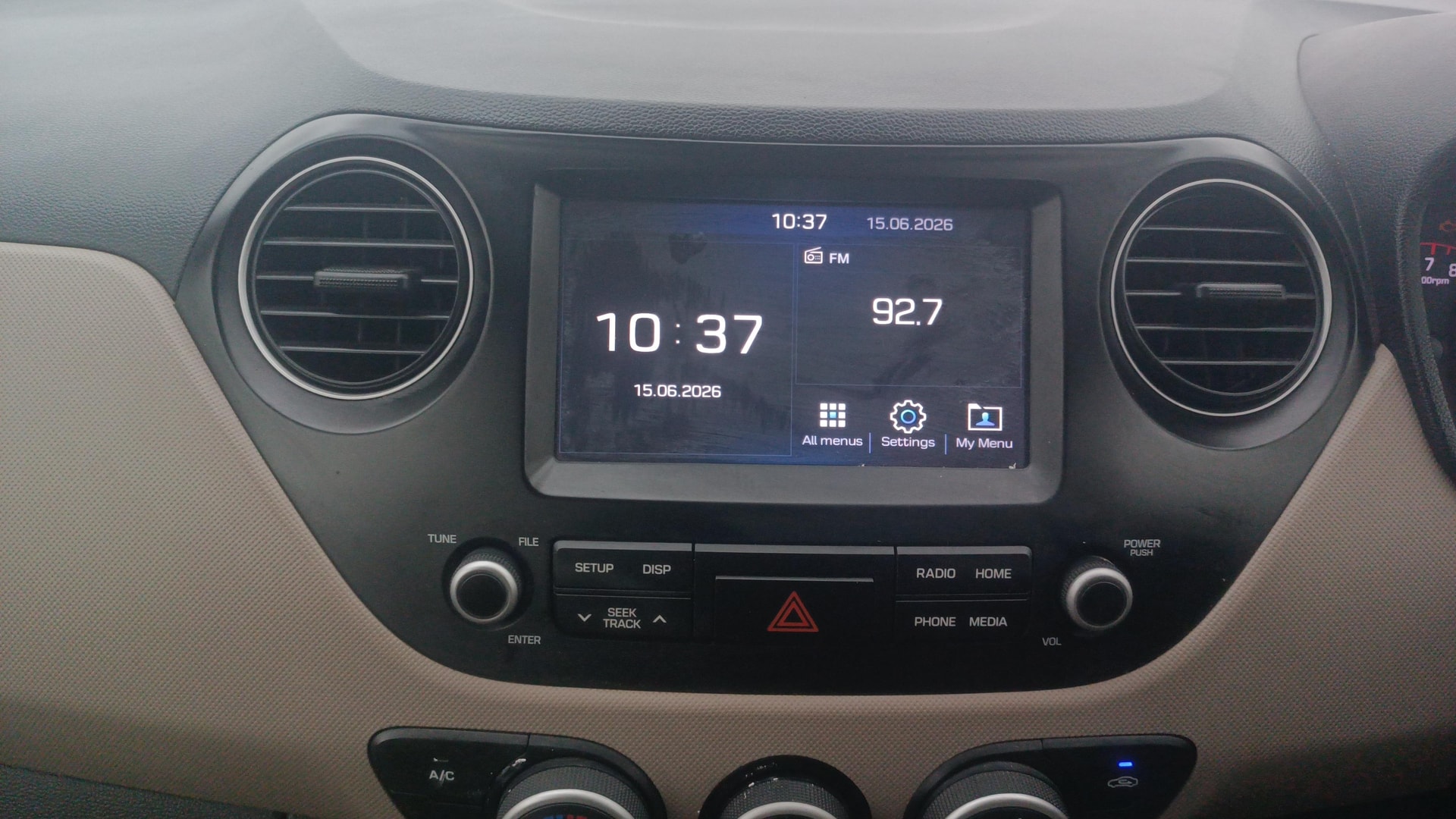 View 2018 Hyundai Grand i10 1.2 Sportz AT Petrol Image 32 Used 2018 Hyundai Grand i10 1.2 Sportz AT Petrol Image 32