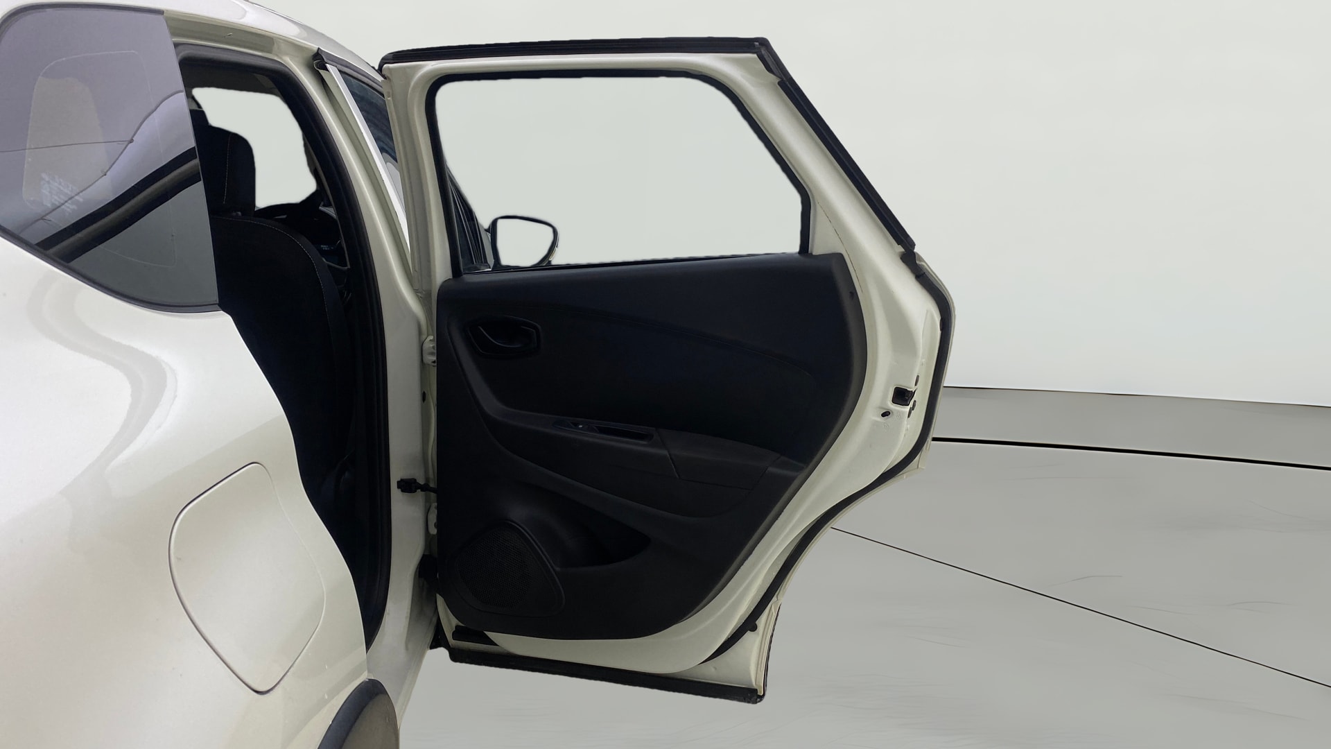 View 2019 Renault Captur RXE Petrol Image 5 Used 2019 Renault Captur RXE Petrol Image 5