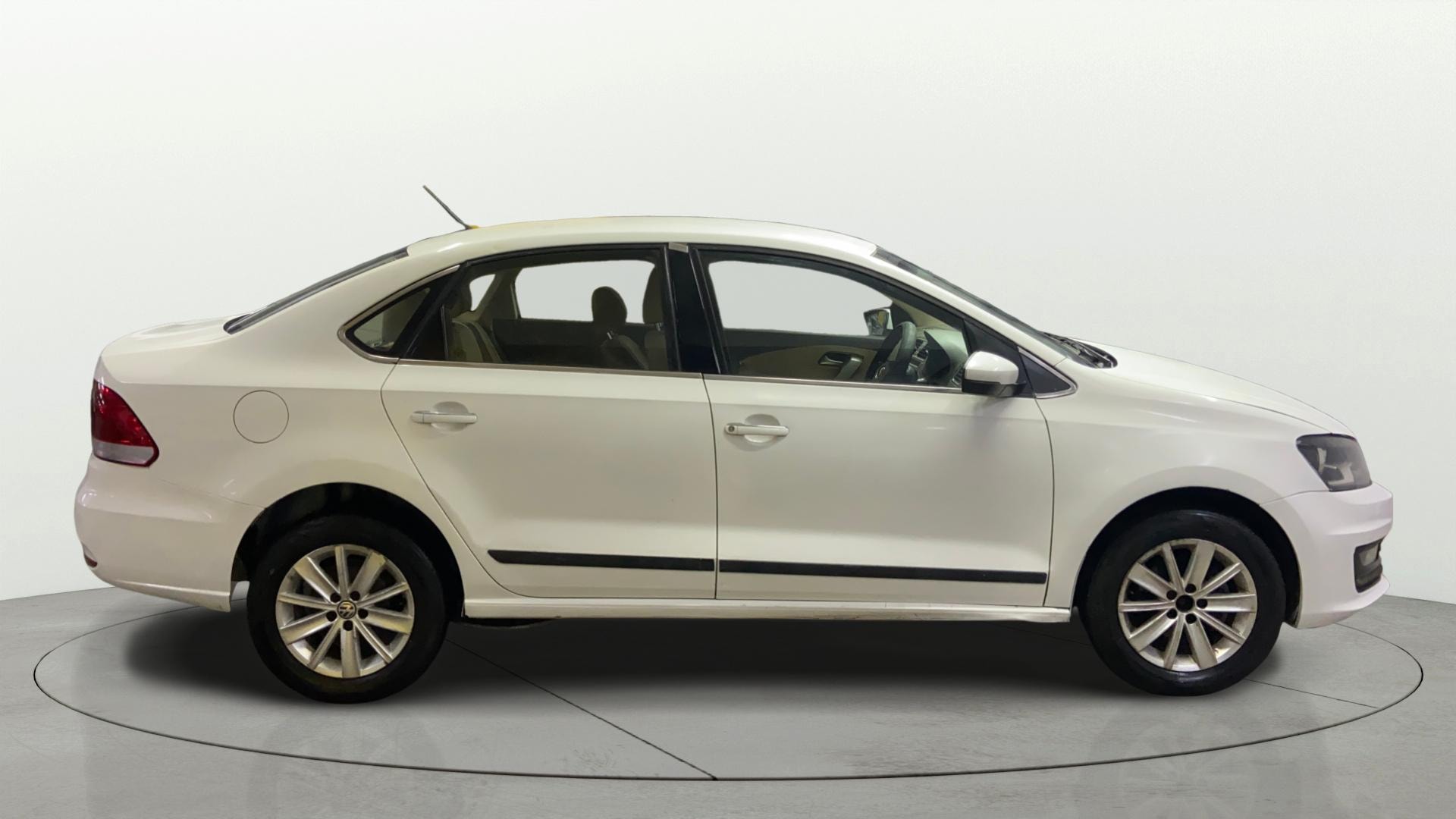 View 2017 Volkswagen Vento 1.2 L TSI Comfortline Petrol AT Image 8 Used 2017 Volkswagen Vento 1.2 L TSI Comfortline Petrol AT Image 8