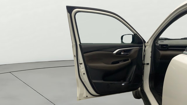 View Toyota Urban Cruiser Hyryder Image 40 Used Toyota Urban Cruiser Hyryder Image 40
