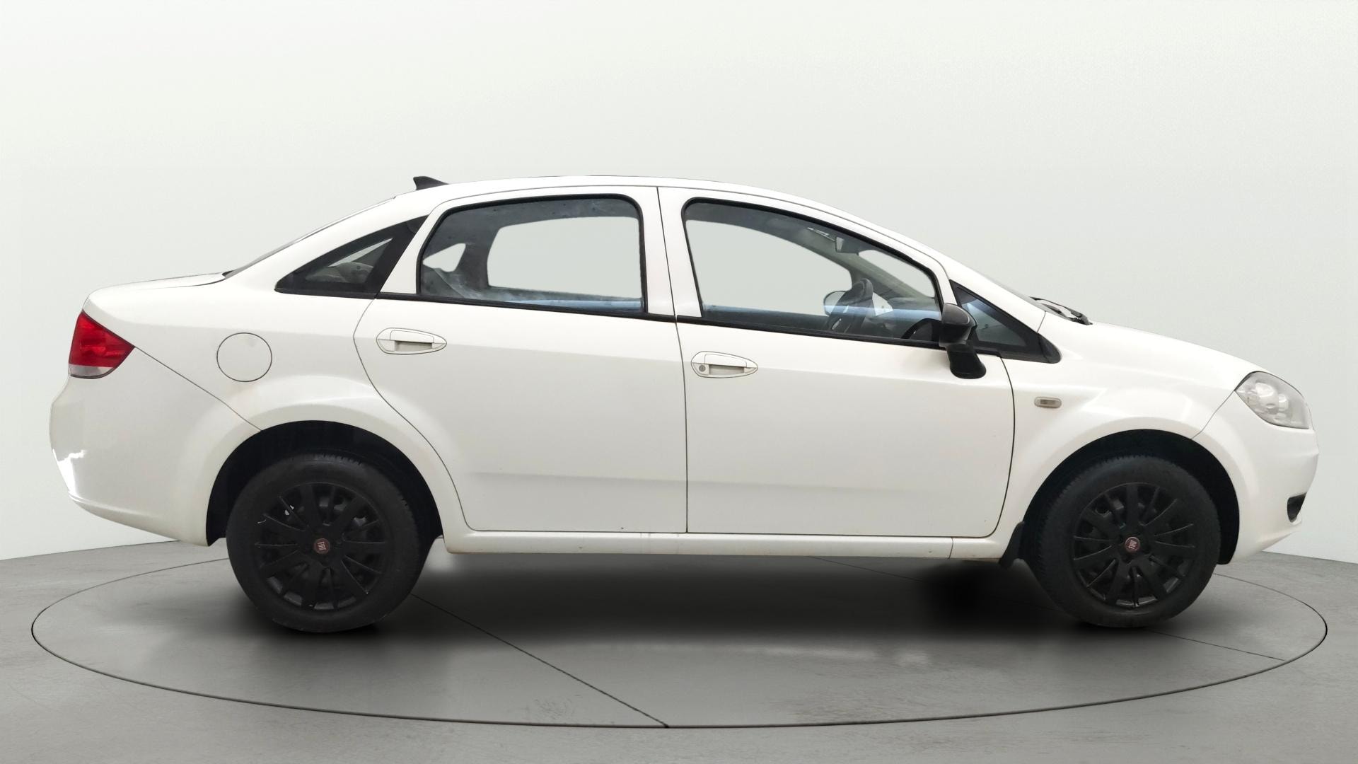 View 2013 Fiat Linea 1.4L Active Fire Petrol Image 8 Used 2013 Fiat Linea 1.4L Active Fire Petrol Image 8