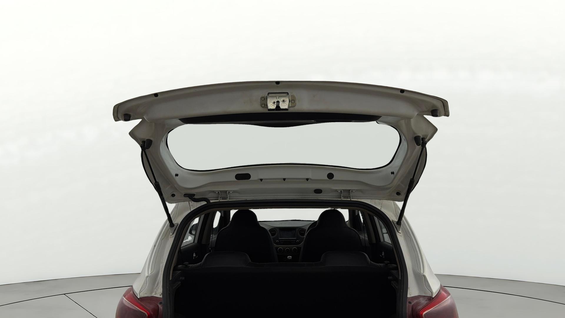 View 2019 Hyundai Grand i10 Sportz 1.2 Kappa Image 30 Used 2019 Hyundai Grand i10 Sportz 1.2 Kappa Image 30
