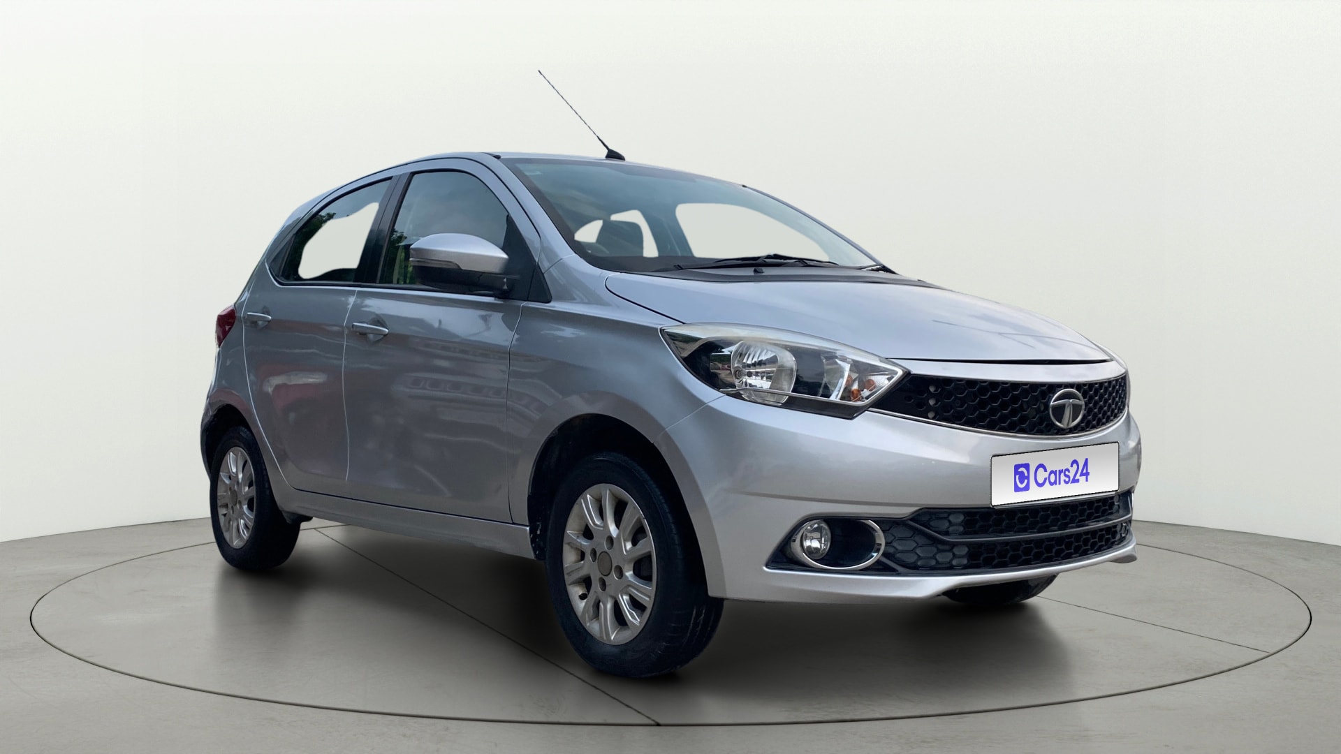 View 2018 Tata Tiago Revotorq XB Image 35 Used 2018 Tata Tiago Revotorq XB Image 35