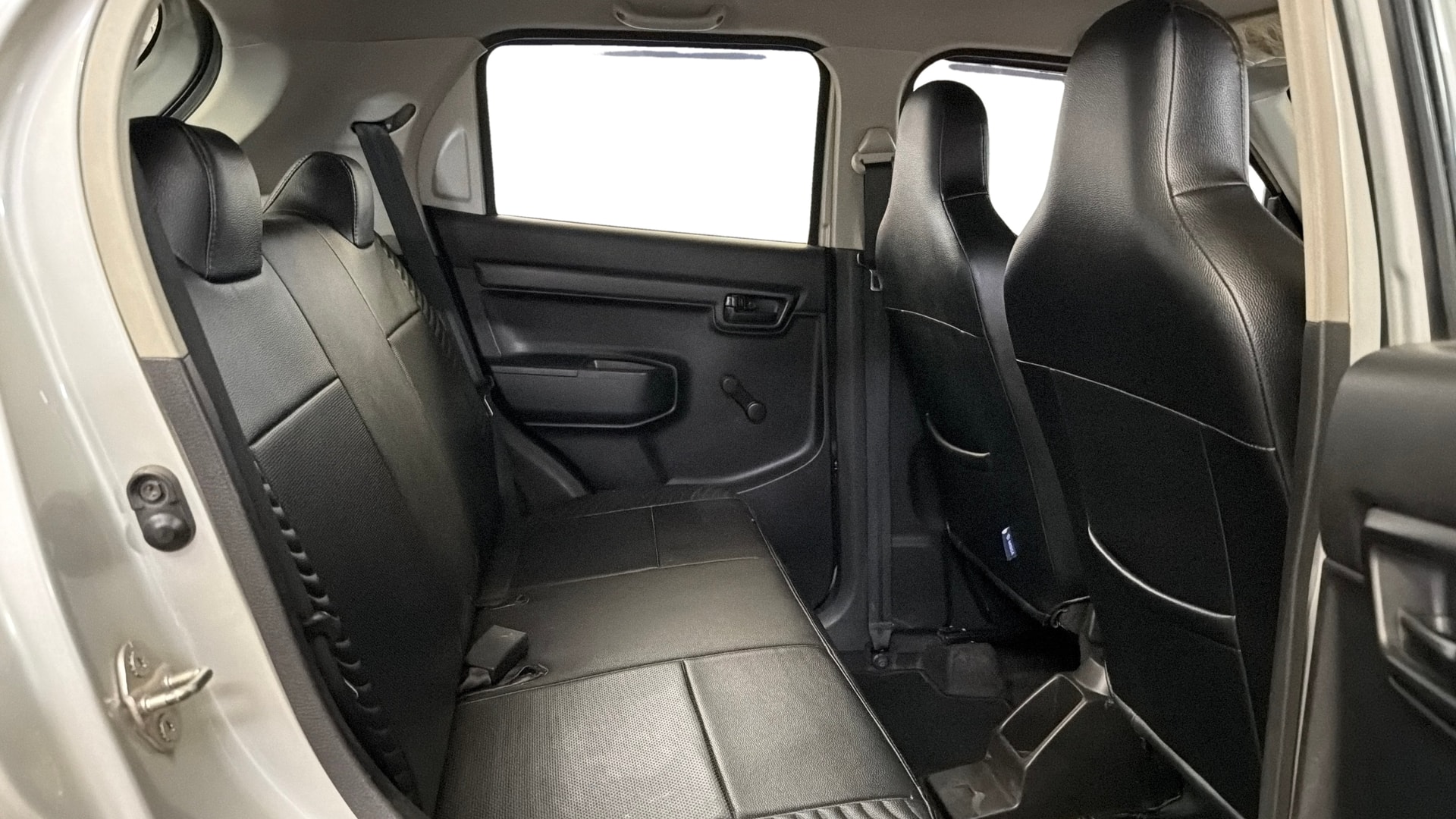 View 2019 Maruti Suzuki 1000 Base Variant Image 29 Used 2019 Maruti Suzuki 1000 Base Variant Image 29
