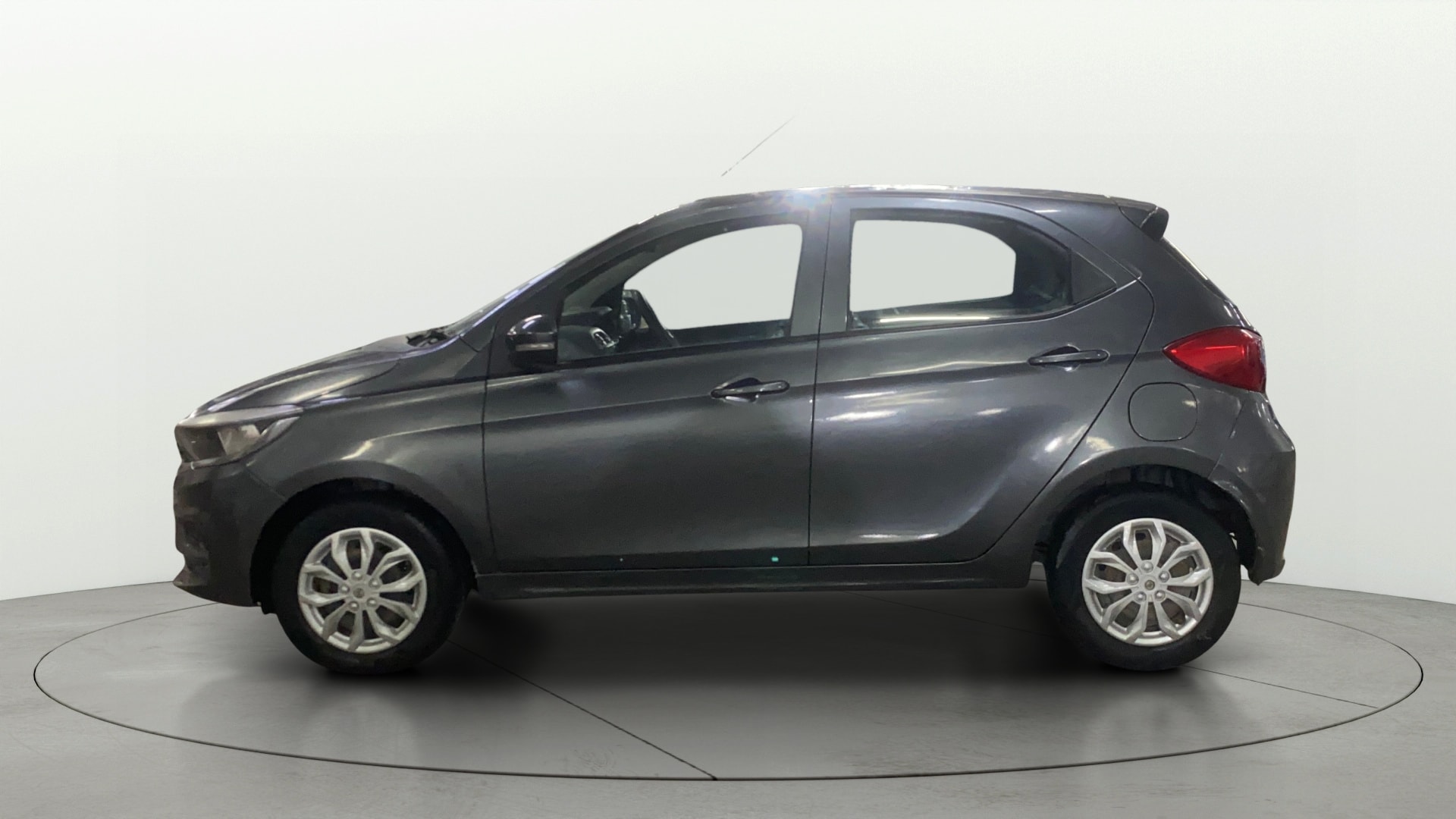 View 2020 Tata Tiago Revotorq XB Image 28 Used 2020 Tata Tiago Revotorq XB Image 28