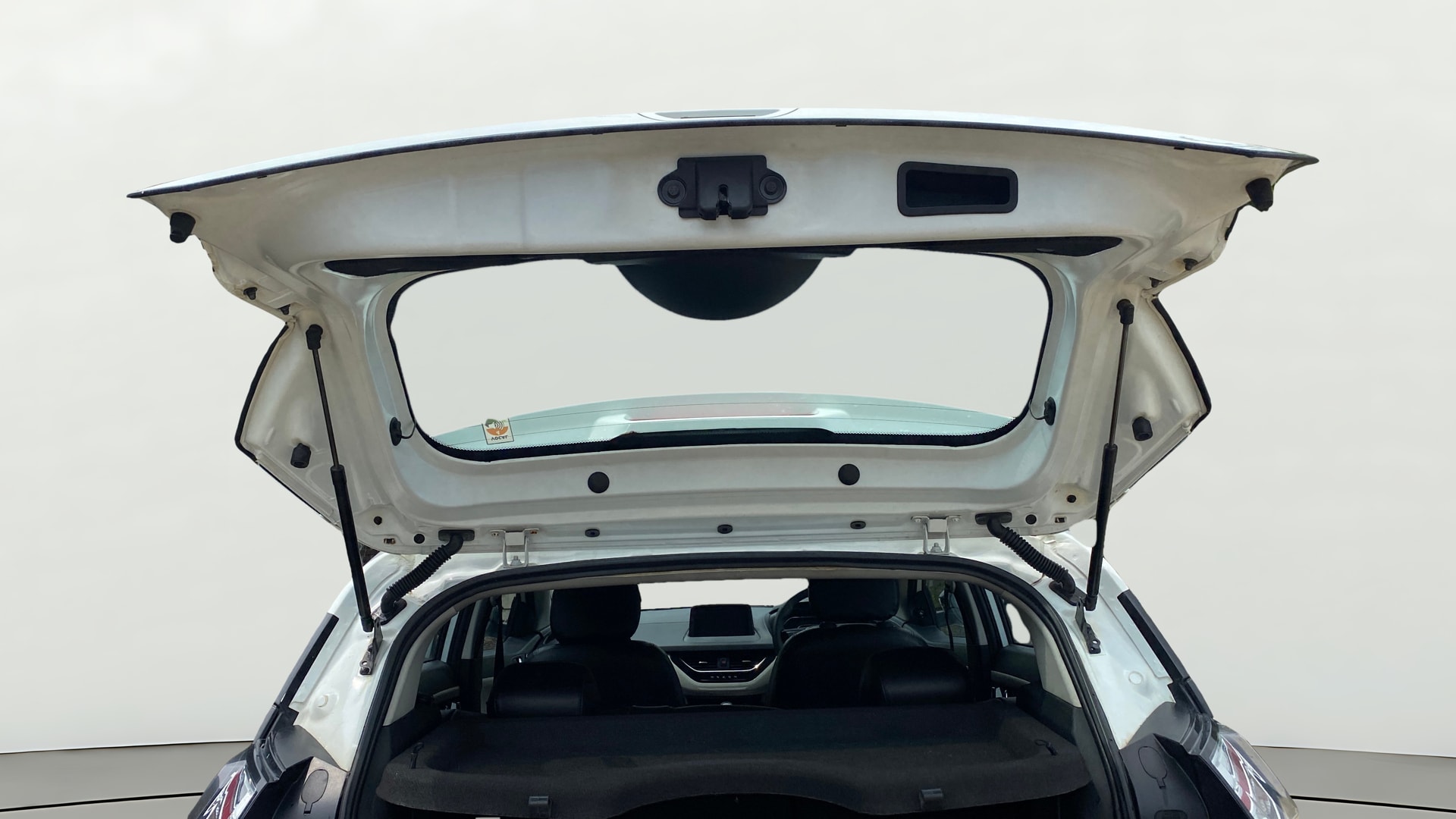 View 2023 Tata Nexon XZ Plus Diesel Image 16 Used 2023 Tata Nexon XZ Plus Diesel Image 16