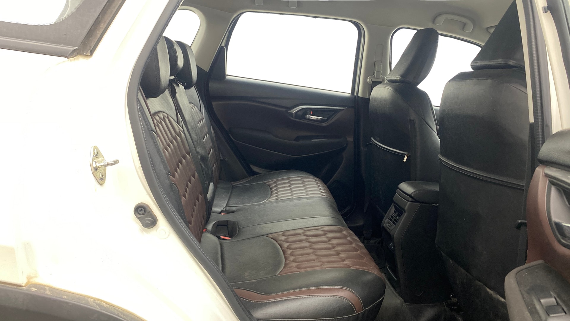 View 2023 Maruti Suzuki 1000 Base Variant Image 29 Used 2023 Maruti Suzuki 1000 Base Variant Image 29