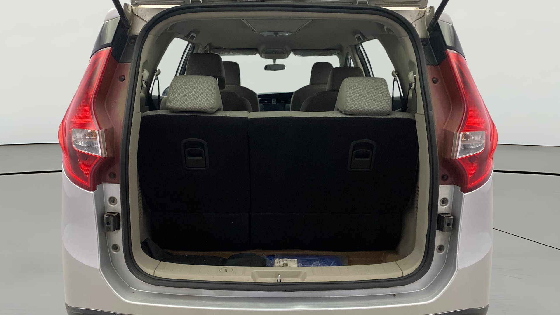 View 2021 Mahindra Marazzo M2 7-Seater Image 38 Used 2021 Mahindra Marazzo M2 7-Seater Image 38