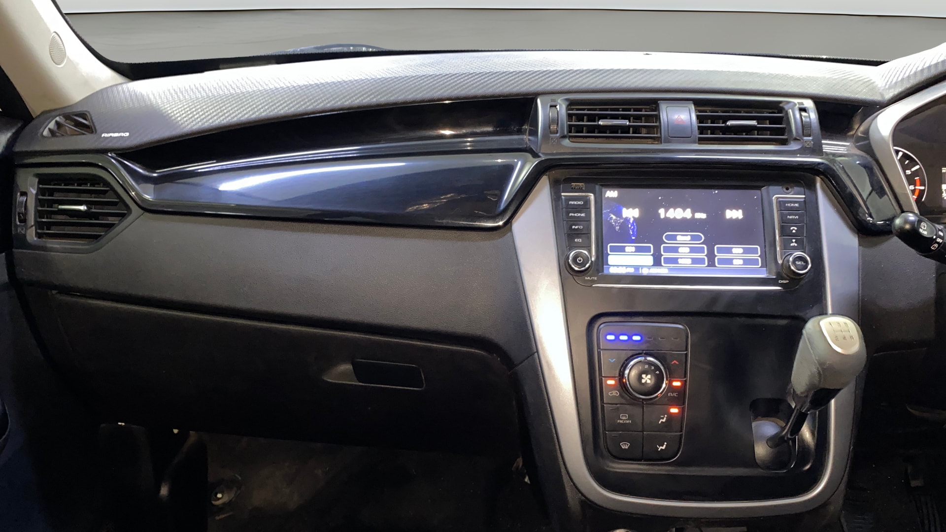 View 2018 Mahindra KUV100 K2 Petrol BS IV Image 17 Used 2018 Mahindra KUV100 K2 Petrol BS IV Image 17