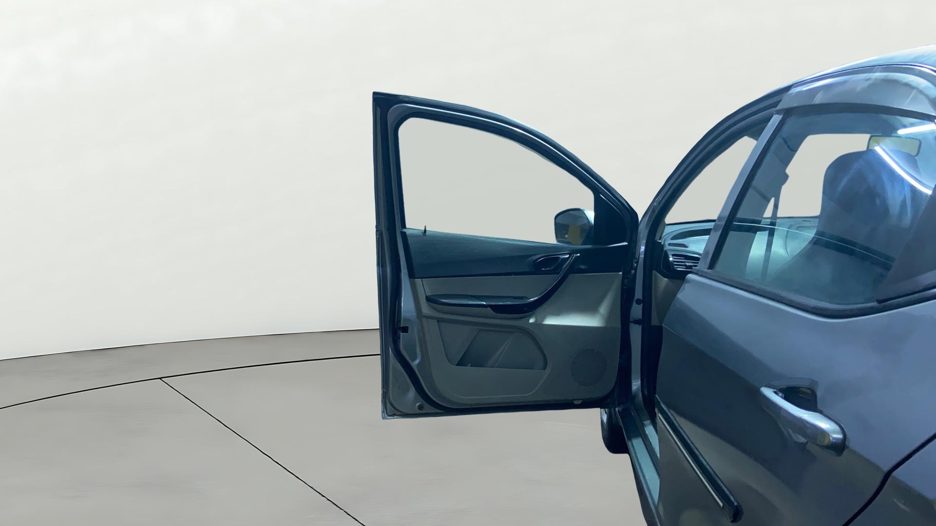 View 2018 Tata Tiago Revotorq XB Image 30 Used 2018 Tata Tiago Revotorq XB Image 30