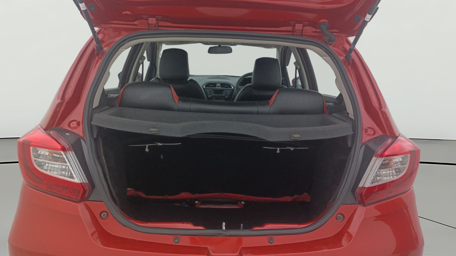 View 2018 Tata Tiago Revotorq XB Image 38 Used 2018 Tata Tiago Revotorq XB Image 38