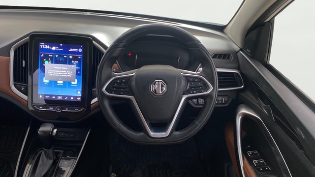 View MG Hector Plus Image 14 Used MG Hector Plus Image 14