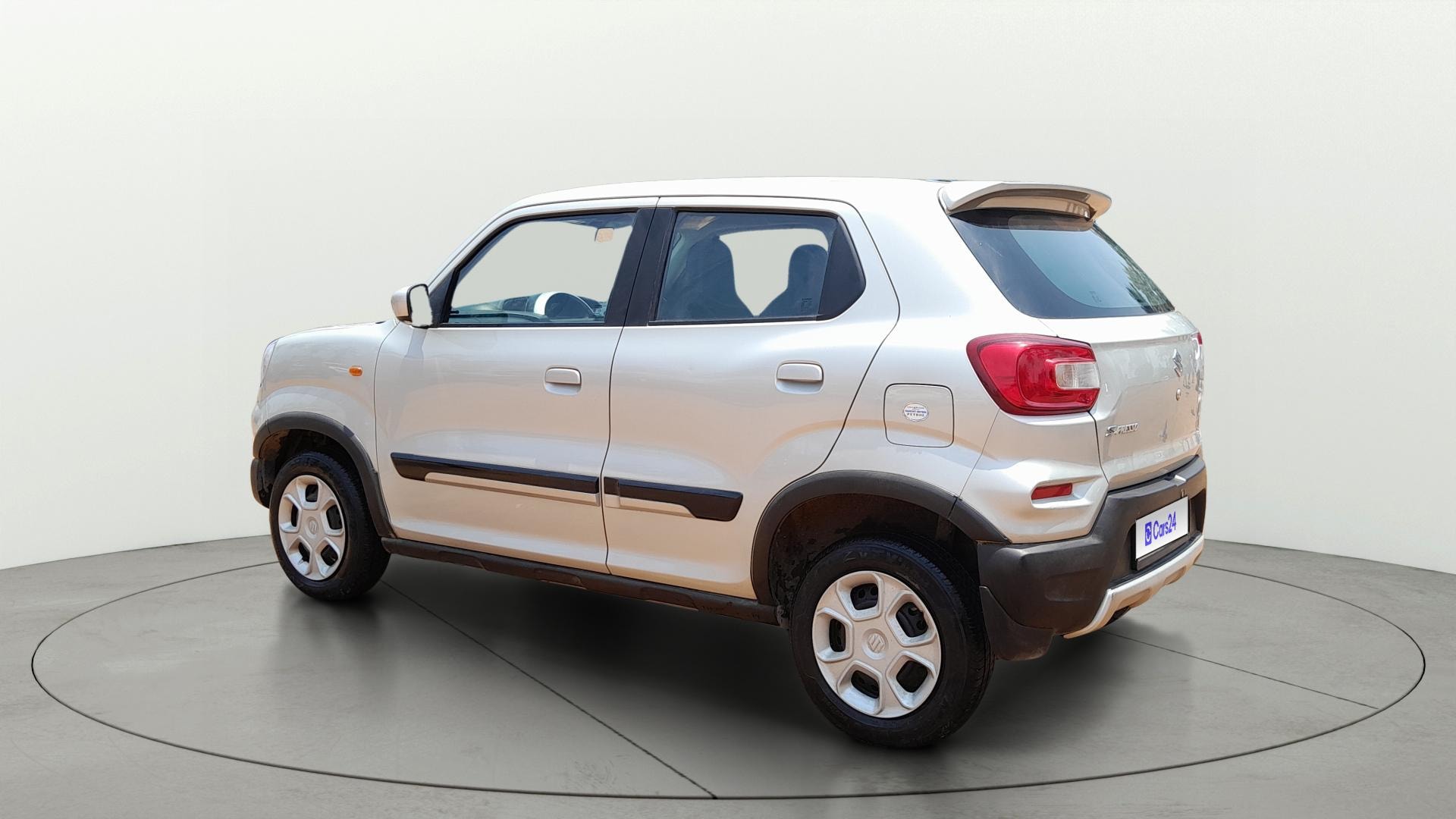 View 2020 Maruti Suzuki 1000 Base Variant Image 2 Used 2020 Maruti Suzuki 1000 Base Variant Image 2