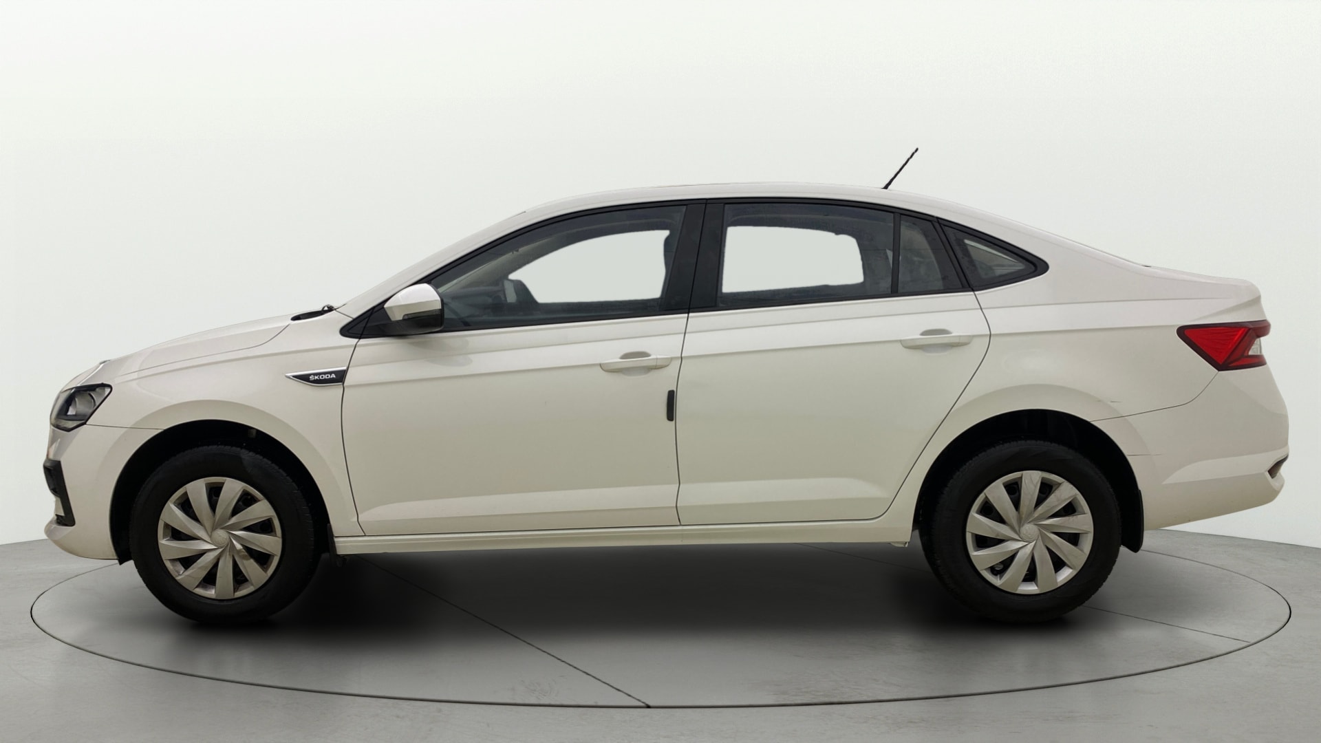 View 2025 Skoda Slavia Active 1.0 TSI MT Image 5 Used 2025 Skoda Slavia Active 1.0 TSI MT Image 5