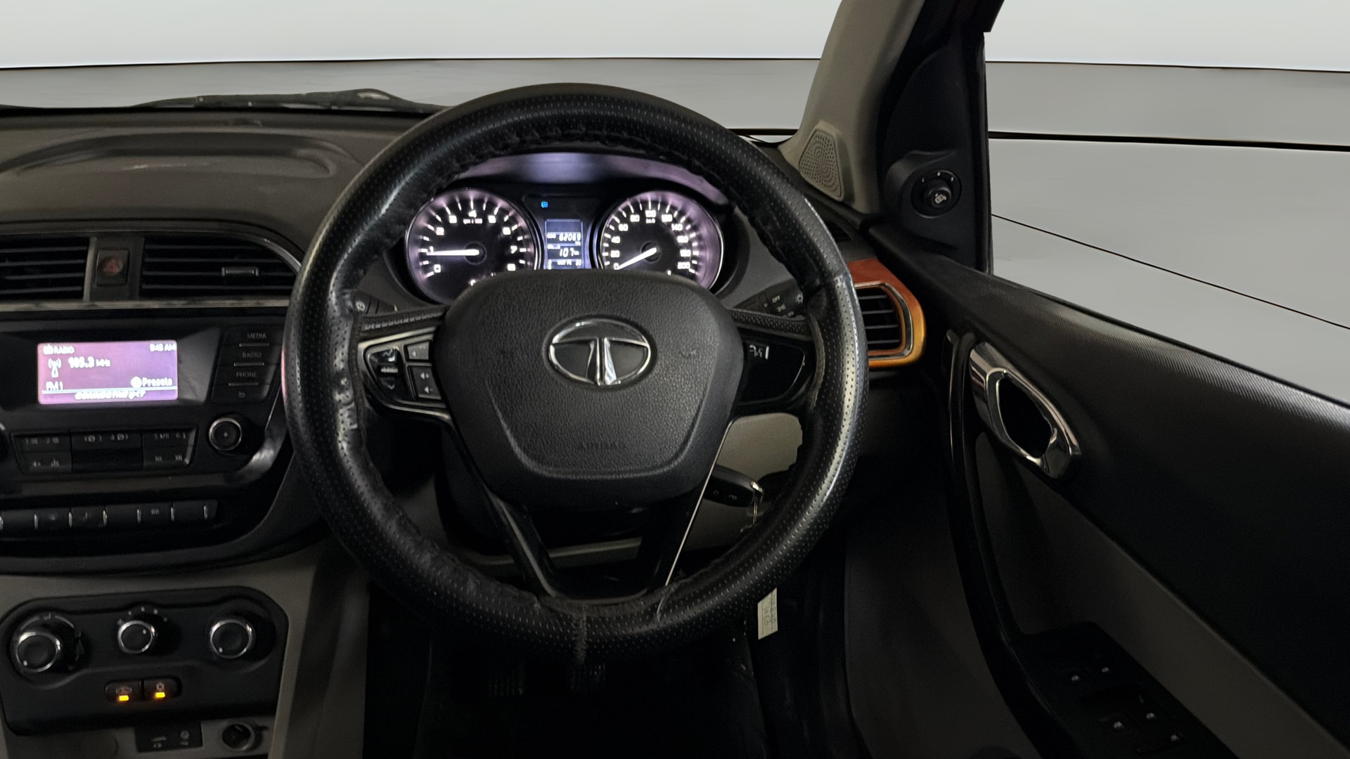 View 2019 Tata Tiago Revotorq XB Image 20 Used 2019 Tata Tiago Revotorq XB Image 20