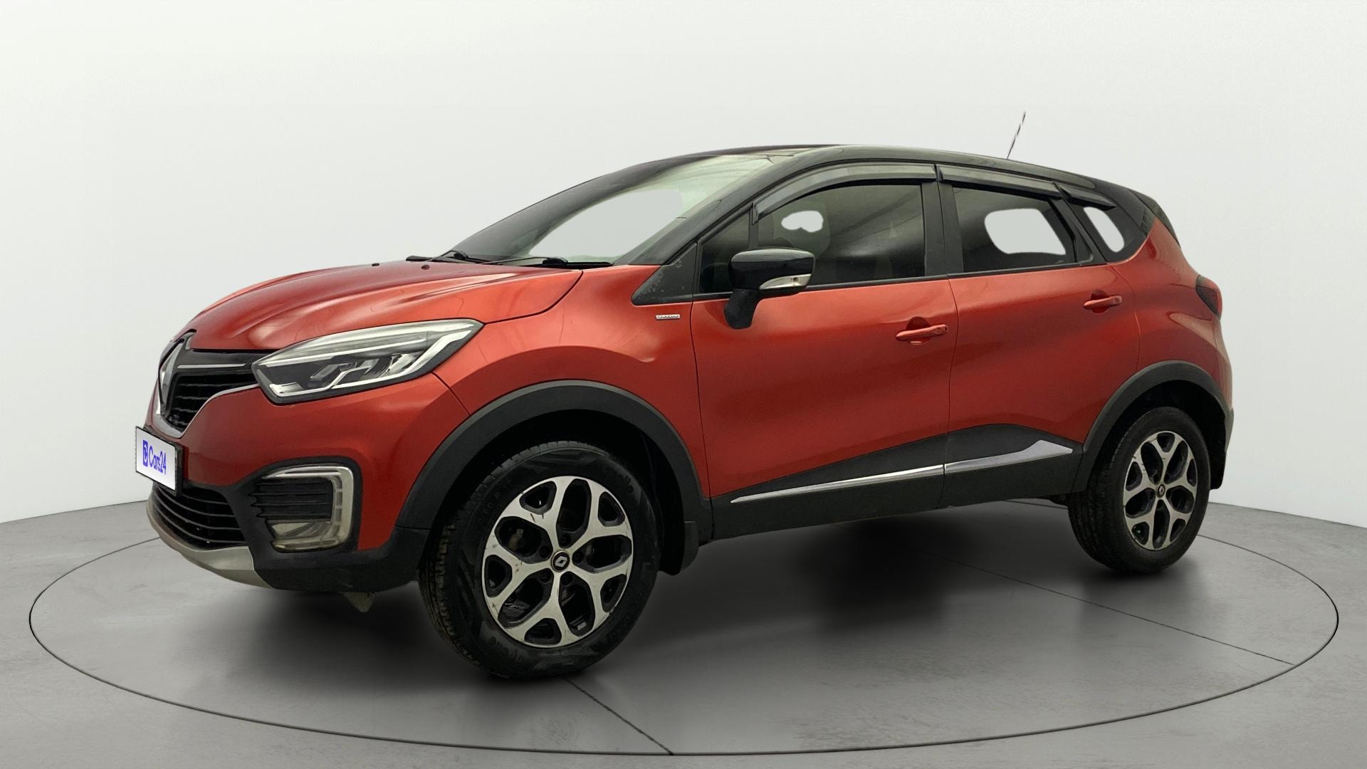 View 2018 Renault Captur Platine Diesel Dual Tone Image 22 Used 2018 Renault Captur Platine Diesel Dual Tone Image 22