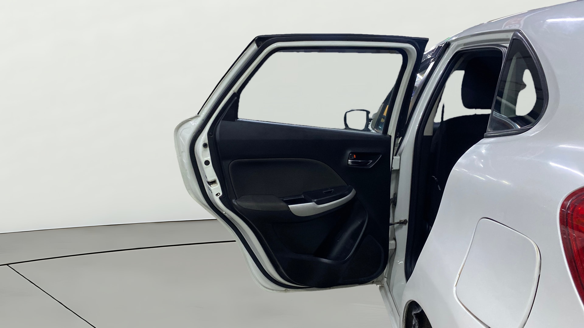View 2018 Maruti Suzuki 1000 Base Variant Image 22 Used 2018 Maruti Suzuki 1000 Base Variant Image 22