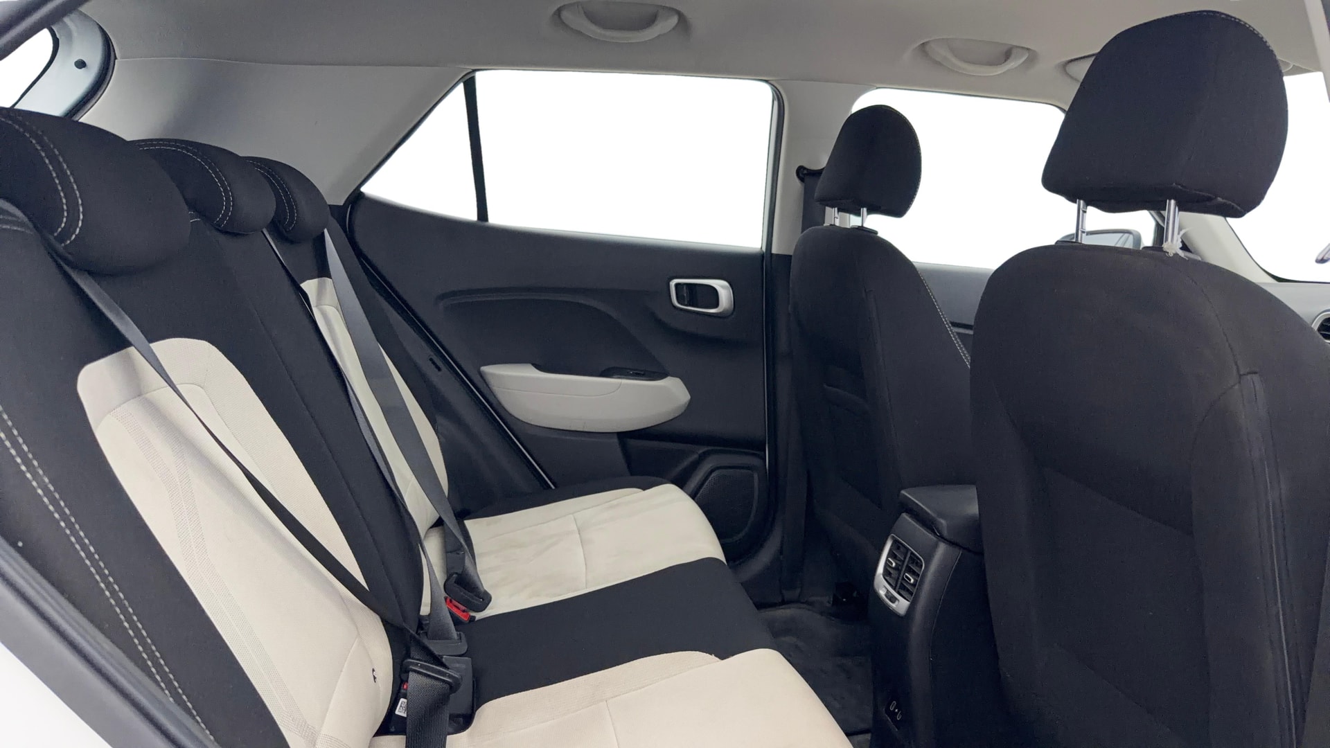 View 2023 Hyundai Venue S (O) 1.0 Turbo Petrol DCT Image 30 Used 2023 Hyundai Venue S (O) 1.0 Turbo Petrol DCT Image 30