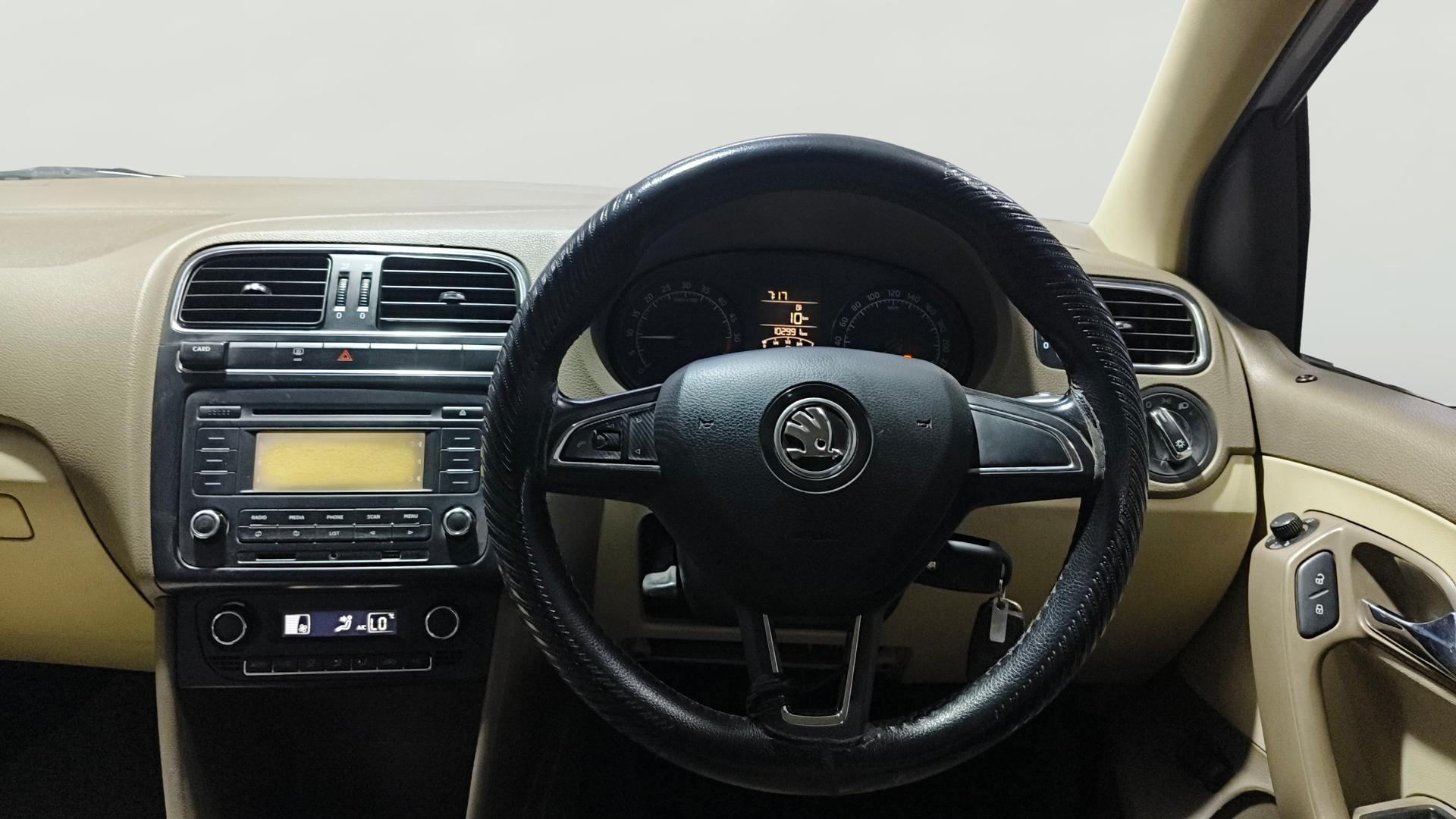 View 2016 Skoda Rapid 1.5 TDI CR Style BS IV Image 20 Used 2016 Skoda Rapid 1.5 TDI CR Style BS IV Image 20