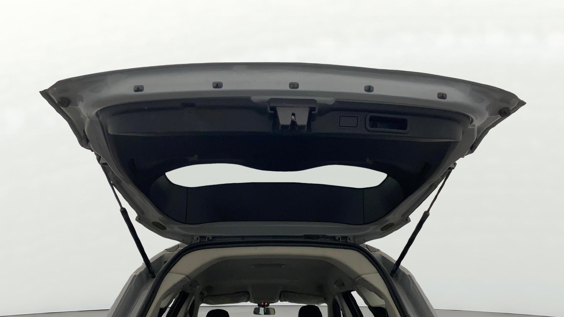 View 2024 Tata Safari Pure (O) Image 33 Used 2024 Tata Safari Pure (O) Image 33