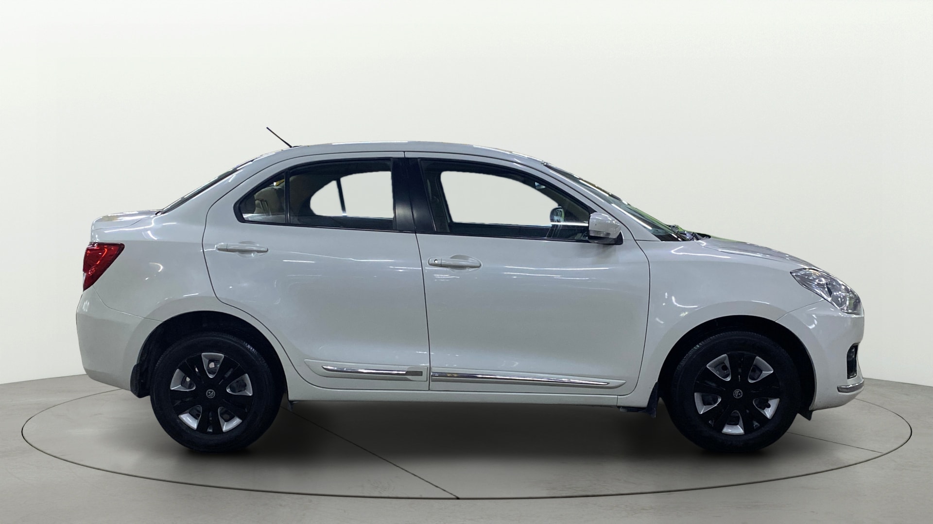 View 2018 Maruti Suzuki 1000 Base Variant Image 26 Used 2018 Maruti Suzuki 1000 Base Variant Image 26