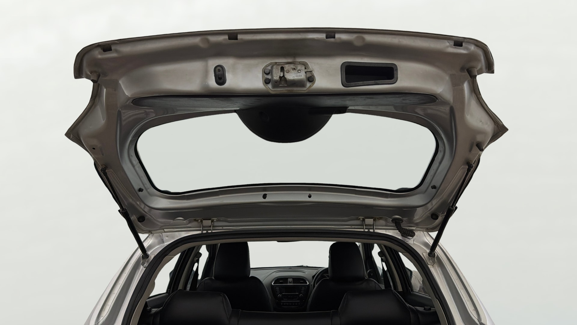 View 2017 Tata Tiago Revotorq XB Image 16 Used 2017 Tata Tiago Revotorq XB Image 16
