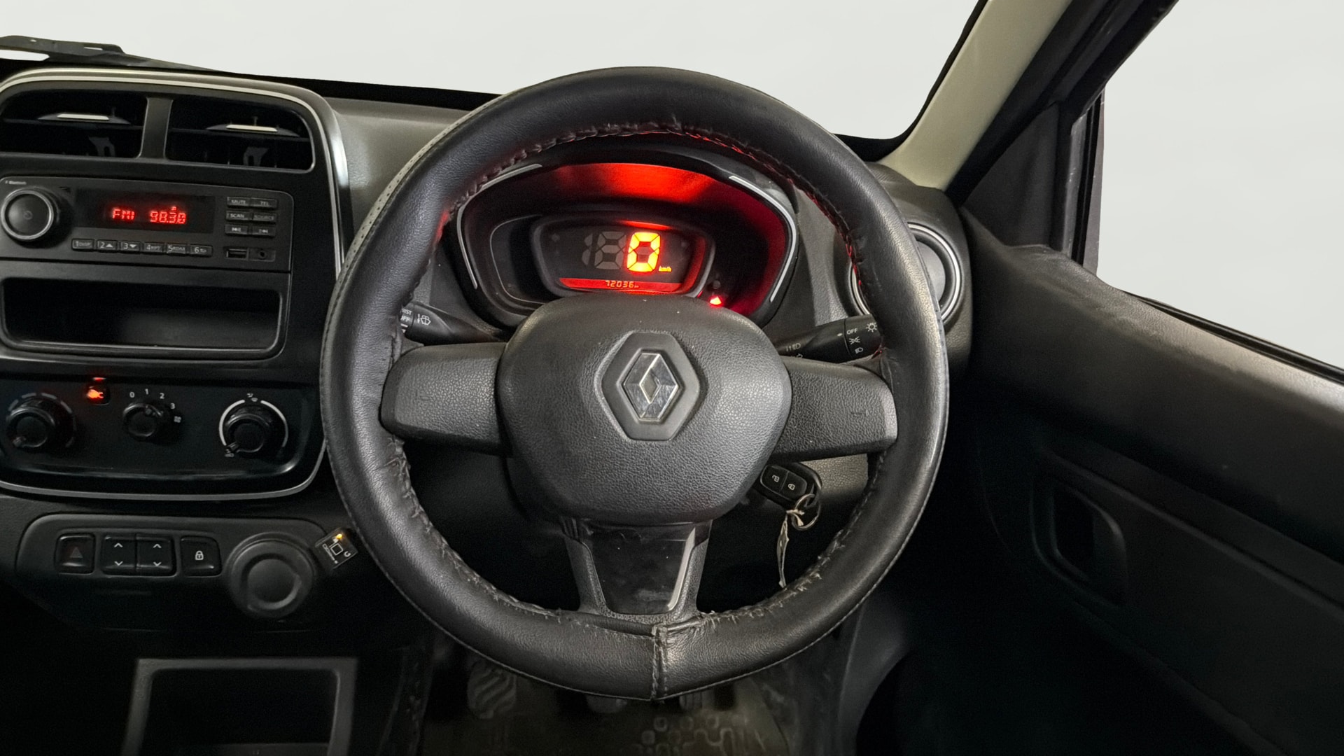 View 2019 Renault Kwid RXL Image 20 Used 2019 Renault Kwid RXL Image 20