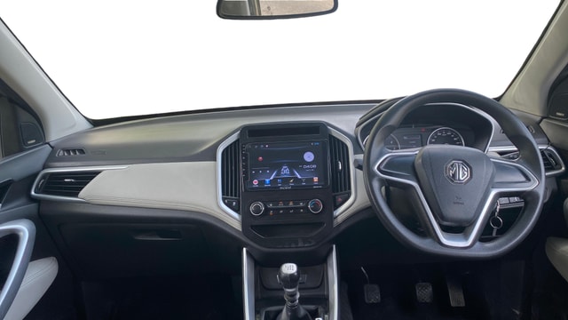 View MG Hector Plus Image 16 Used MG Hector Plus Image 16